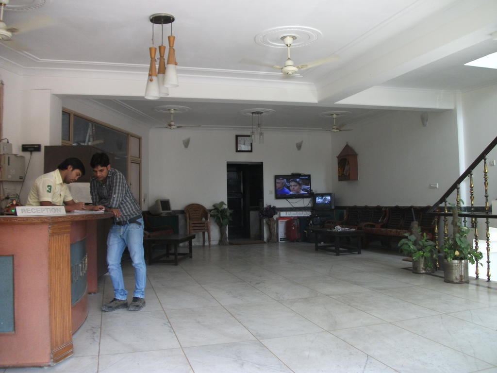 Shalimar Hotel New Delhi Eksteriør billede
